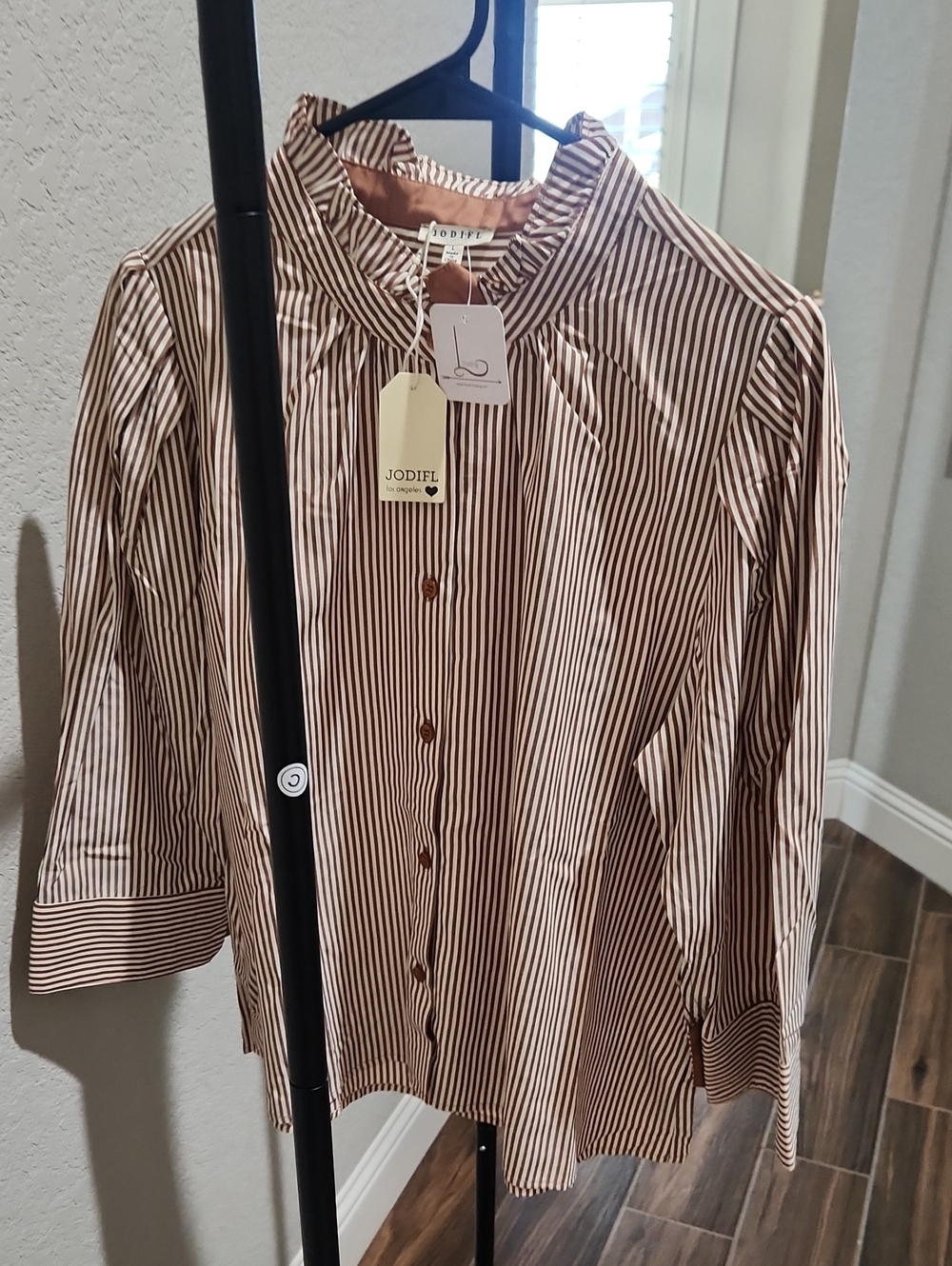 Women's Jodifl Puff Shoullder Brownand White Striped Blouse With Ruffle Collar